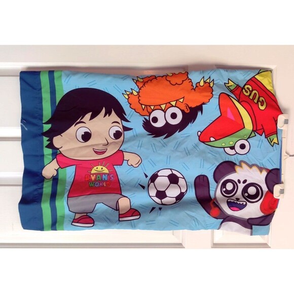 Ryans World Twin Flat Sheet Only With 1 Pillow Case Twin Bed Preowned GUC Soccer - Picture 9 of 10